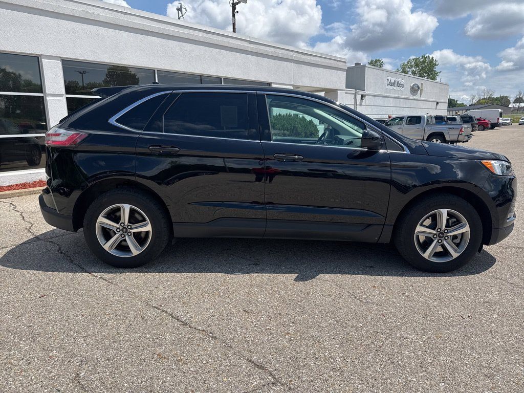 Used 2024 Ford Edge SEL w/ Convenience Package AWD/4WD image 2
