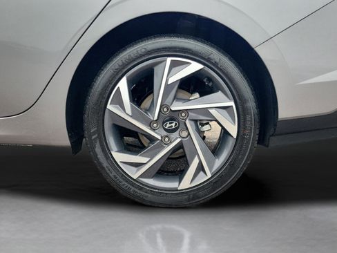 Certified 2025 Hyundai Elantra Sport image 6