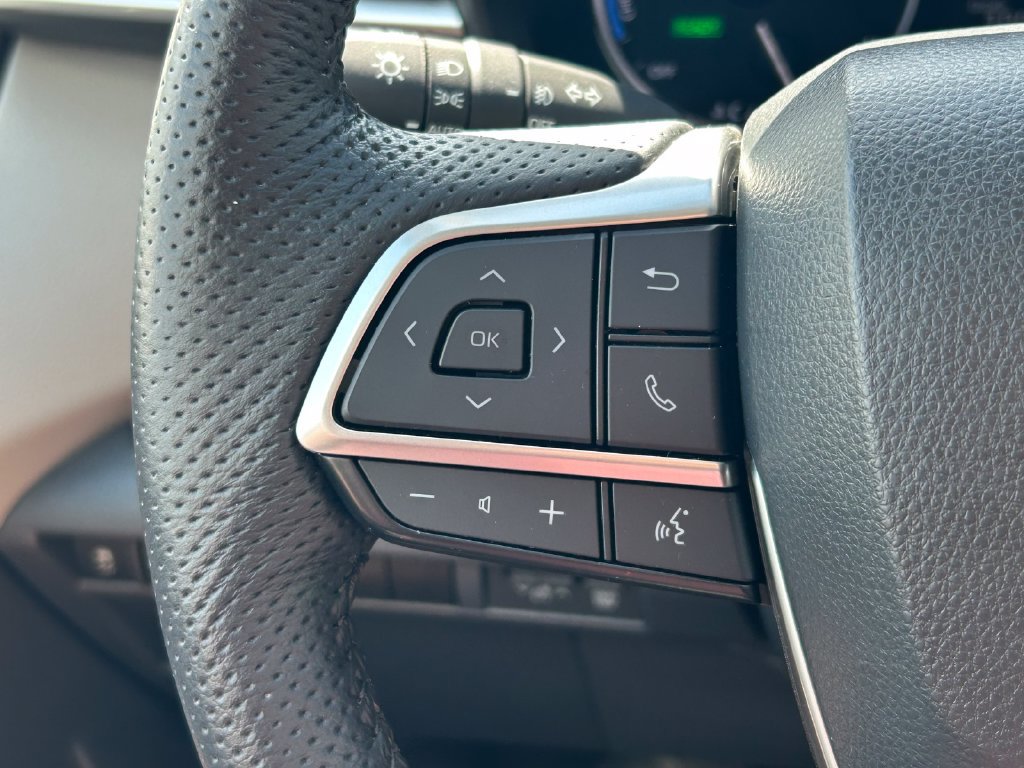 Certified 2023 Toyota Sienna Limited AWD/4WD image 40