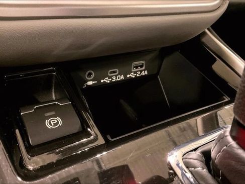 Used 2025 Subaru Outback Limited AWD/4WD image 33