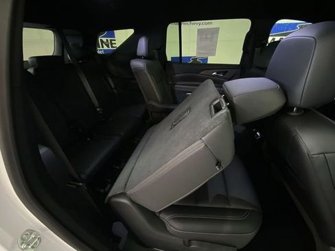 Certified 2025 Chevrolet Traverse LT image 32