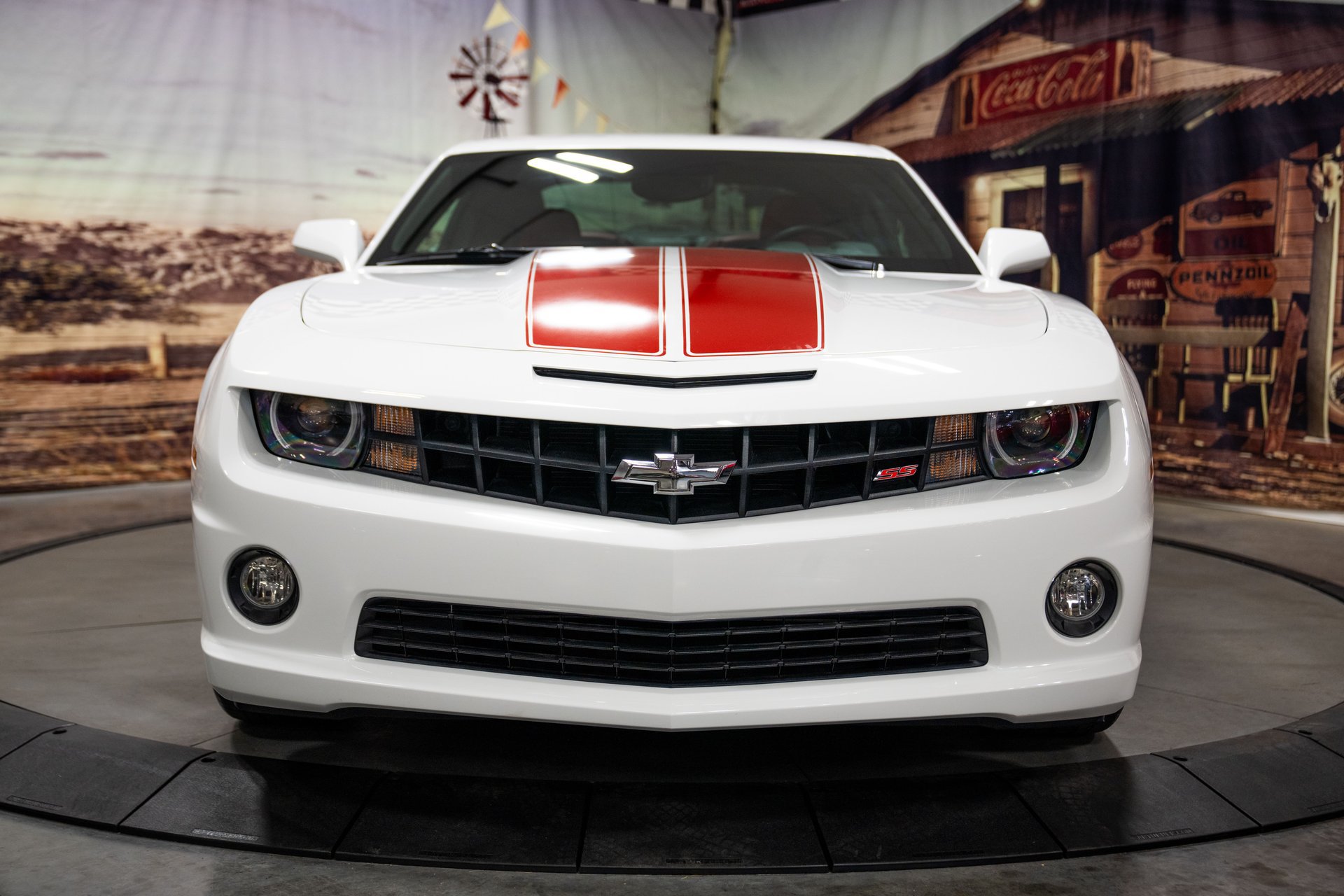 Used 2010 Chevrolet Camaro SS w/ RS Package RWD image 3