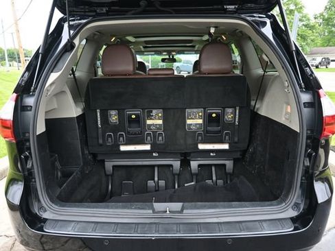 Used 2016 Toyota Sienna Limited Premium AWD/4WD image 23