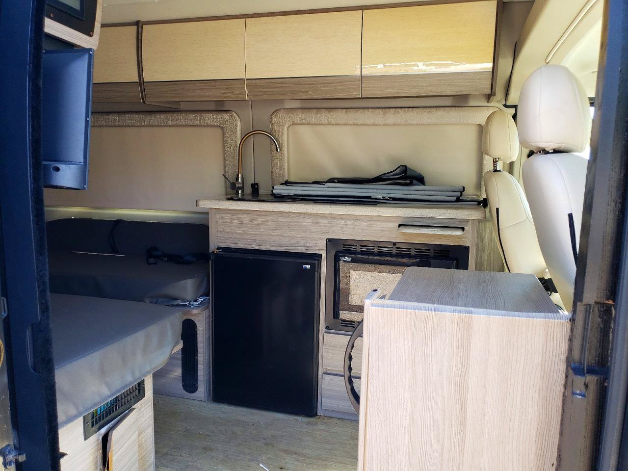 Used 2021 RAM ProMaster 3500 w/ Convenience Group FWD image 7