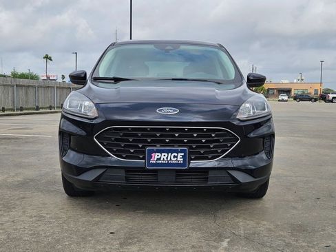 Used 2021 Ford Escape SE w/ SE Sport Appearance Package image 2