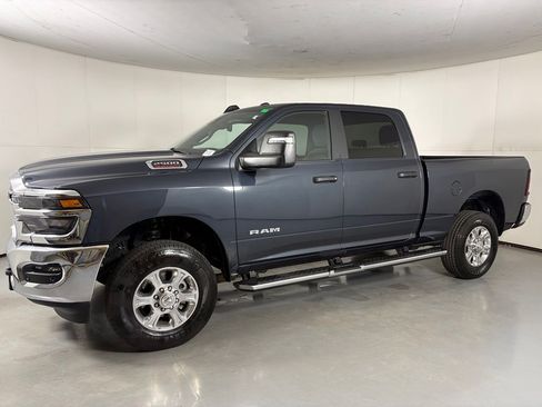 Used 2025 RAM 2500 Big Horn AWD/4WD image 5