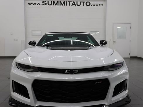 Used 2018 Chevrolet Camaro ZL1 RWD image 21