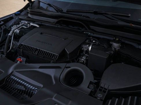 New 2025 Honda Pilot Touring image 7