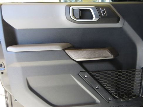 Certified 2022 Ford Bronco Black Diamond w/ Sasquatch Package image 9