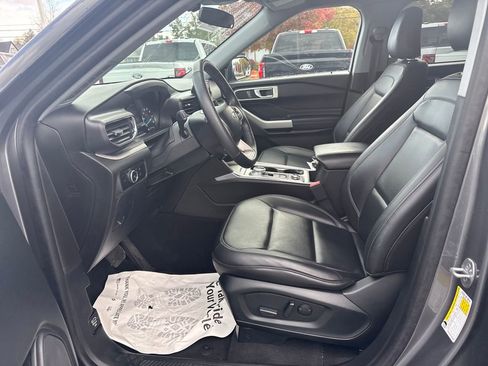 Used 2023 Ford Explorer XLT w/ Equipment Group 202A image 26
