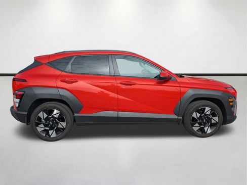 Used 2024 Hyundai Kona SEL FWD image 4