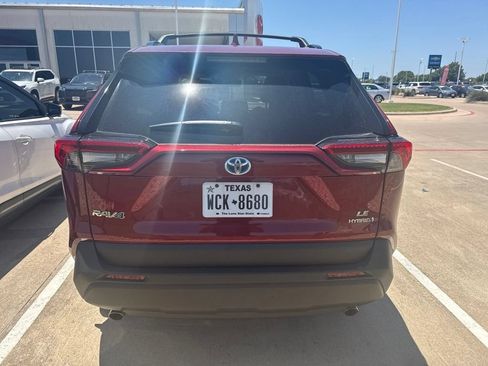 Used 2024 Toyota RAV4 LE AWD/4WD image 3