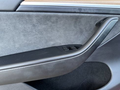 Used 2023 Tesla Model Y Long Range AWD/4WD image 10