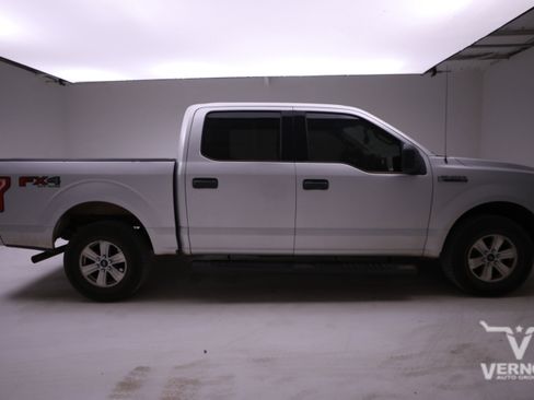 Used 2016 Ford F150 XLT w/ Trailer Tow Package image 5