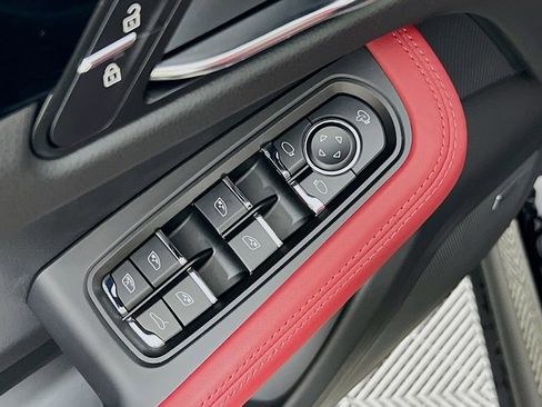 New 2026 Porsche Macan image 20