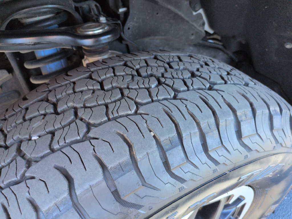 Used 2024 Toyota Tacoma TRD Off-Road AWD/4WD image 28