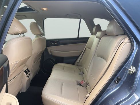 Used 2016 Subaru Outback 2.5i Limited AWD/4WD image 17