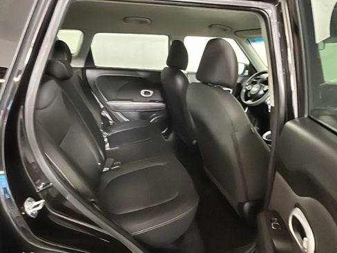 Used 2019 Kia Soul FWD image 31