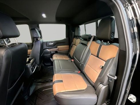 Used 2019 Chevrolet Silverado 1500 High Country w/ High Country Premium Package AWD/4WD image 24