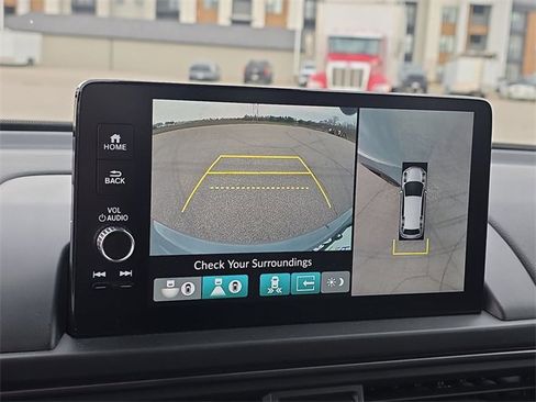 Used 2024 Honda Pilot TrailSport image 24