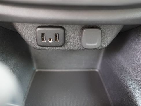 Used 2021 Chevrolet Traverse LS AWD/4WD image 27