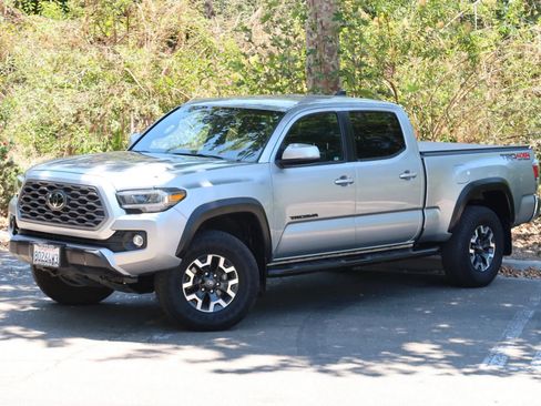 Used 2023 Toyota Tacoma TRD Off-Road w/ Black Out Package (TMS) AWD/4WD image 2