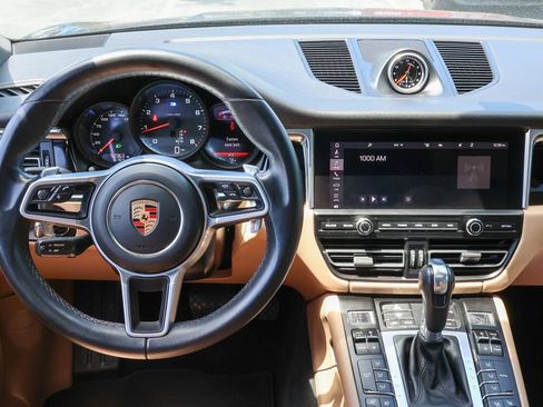 Used 2020 Porsche Macan w/ Premium Package Plus AWD/4WD image 8