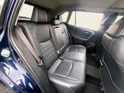 Used 2020 Toyota RAV4 XLE Premium image 25