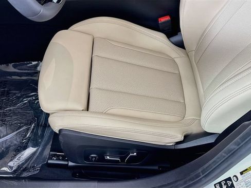 New 2026 BMW 330i xDrive Sedan w/ Premium Package AWD/4WD image 19