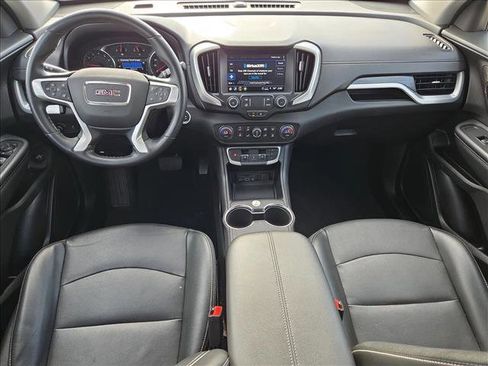 Used 2024 GMC Terrain SLT image 17