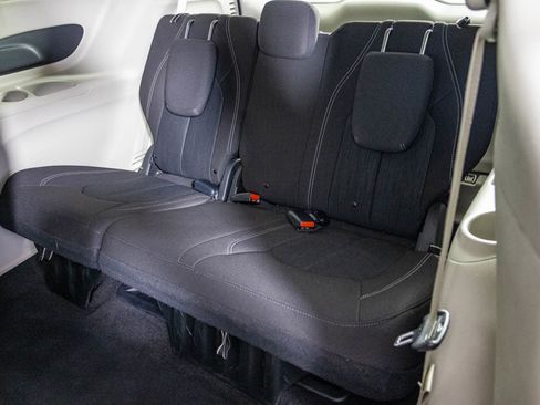 Used 2021 Chrysler Voyager LX FWD image 34