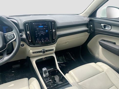 Used 2023 Volvo XC40 B5 Plus w/ Driver Assist Package AWD/4WD image 24
