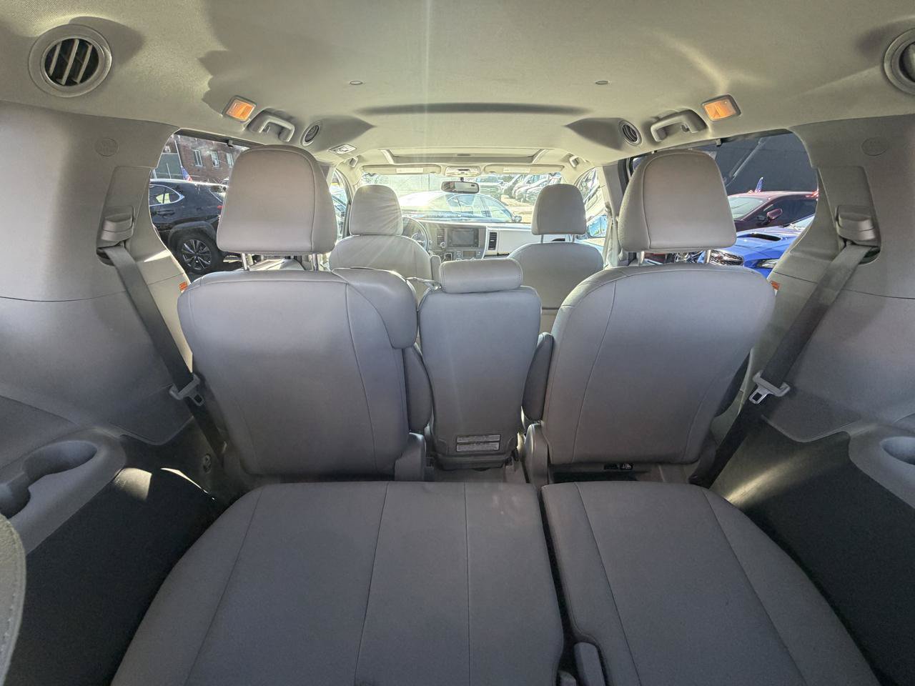 Used 2017 Toyota Sienna XLE w/ XLE Navigation Package FWD image 17