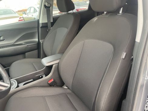 Used 2025 Hyundai Kona SEL image 36