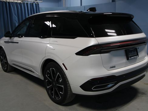 New 2026 Lincoln Nautilus Reserve image 27