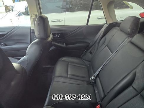 Used 2022 Subaru Outback Limited AWD/4WD image 9