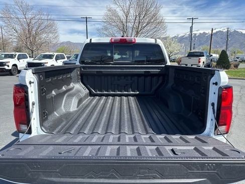 New 2026 Chevrolet Colorado ZR2 w/ Technology Package AWD/4WD image 13