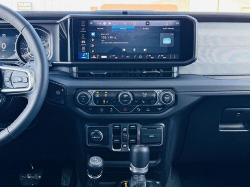 Used 2024 Jeep Wrangler Sahara w/ Safety Group image 19