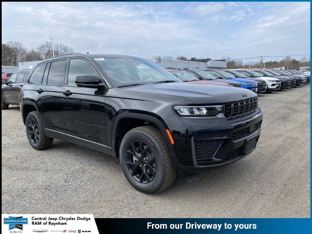New 2026 Jeep Grand Cherokee Altitude AWD/4WD image 1