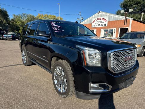 Used 2015 GMC Yukon Denali w/ Premium Package AWD/4WD image 3