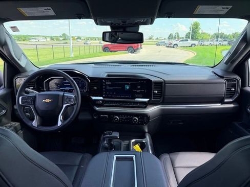 Used 2022 Chevrolet Silverado 1500 LTZ AWD/4WD image 6