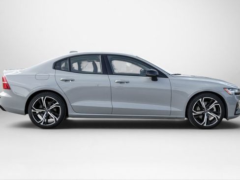 Used 2024 Volvo S60 B5 Core FWD image 5