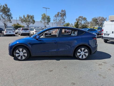 Used 2023 Tesla Model Y Long Range image 9