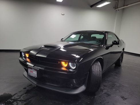 Used 2022 Dodge Challenger GT AWD/4WD image 4
