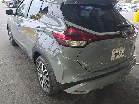 Used 2022 Nissan Kicks SV FWD image 4