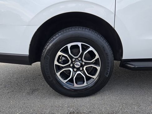 Used 2024 Ford Expedition Max XLT RWD image 17