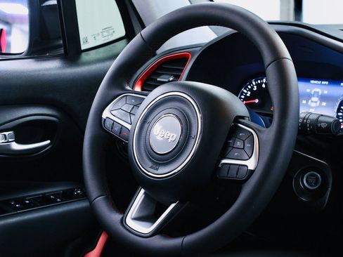 Used 2023 Jeep Renegade Trailhawk image 11