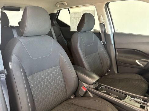 Used 2023 Nissan Kicks SV FWD image 33
