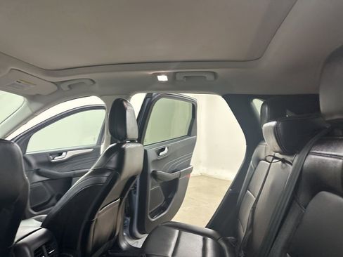 Used 2022 Ford Escape SEL image 30