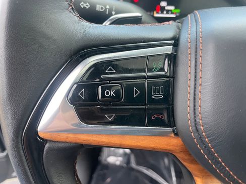 Used 2022 Jeep Grand Cherokee Summit AWD/4WD image 13